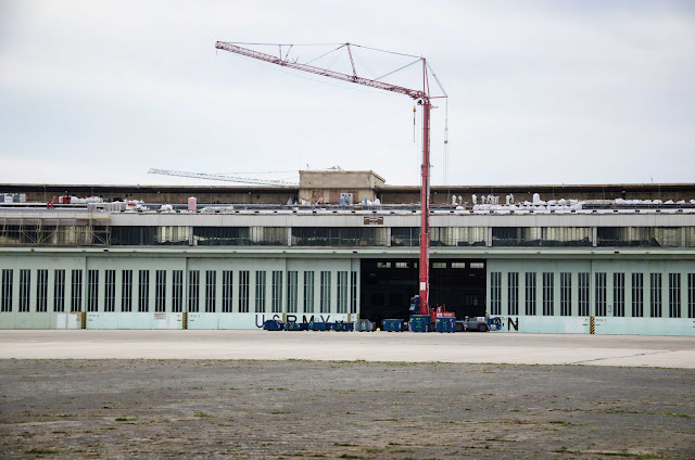 Baustelle Dacharbeiten, Ehemaliger Flughafen Berlin-Tempelhof, Neukölln, 08.06.2015