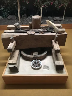 八丈島歴史民俗資料館の椿湯生成の道具