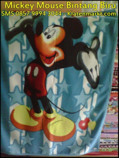 selimut mickey mouse