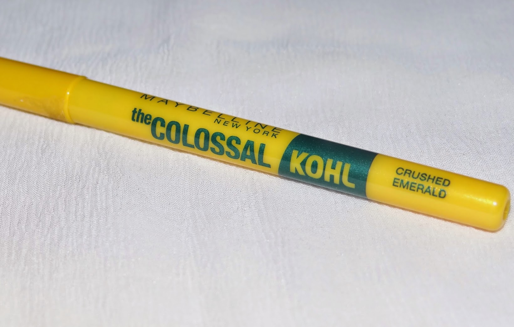 Maybelline NY Colossal Kohl (Crushed Emerald)- review, swatches