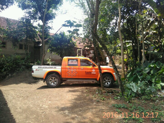 Mobil Lazismu di dekat Rumah Karyadi Siap Mengantar ke Rumah Sakit