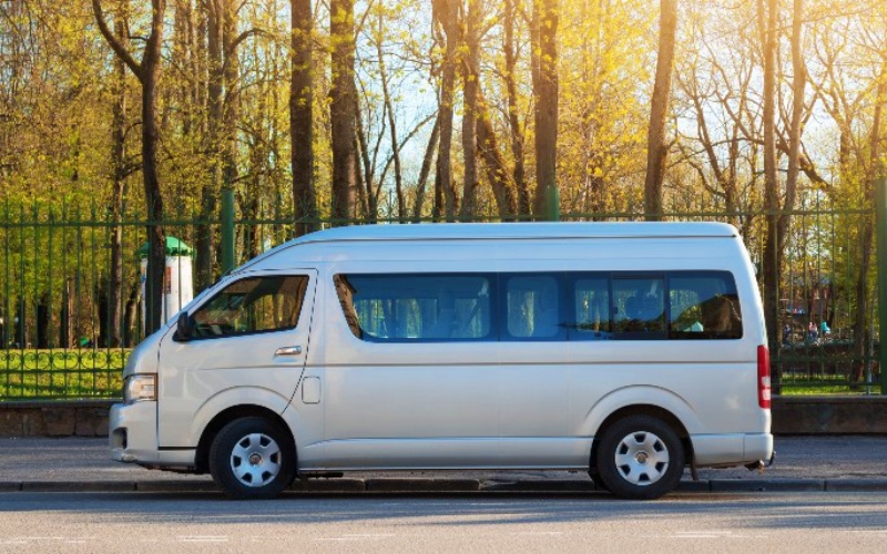 Sewa Hiace, Sarana Transportasi Terbaik untuk Wisata Alam