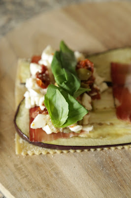 pâte à lasagne , aubergines , tomates 