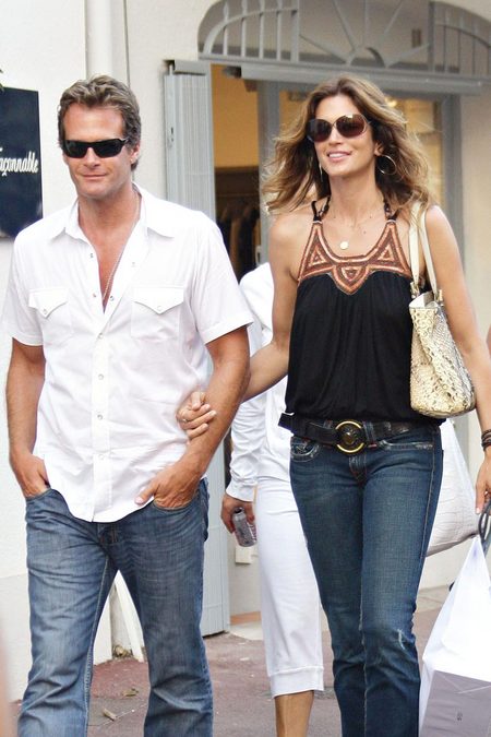 [gallery_main-20090502_cindy_crawford_husband_01.jpg]