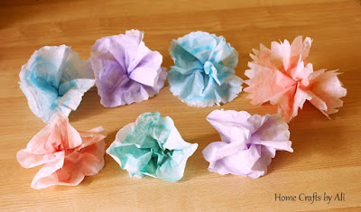 DIY Watercolor Flower Bouquet - a simple paint project so you can make your own flower bouquet