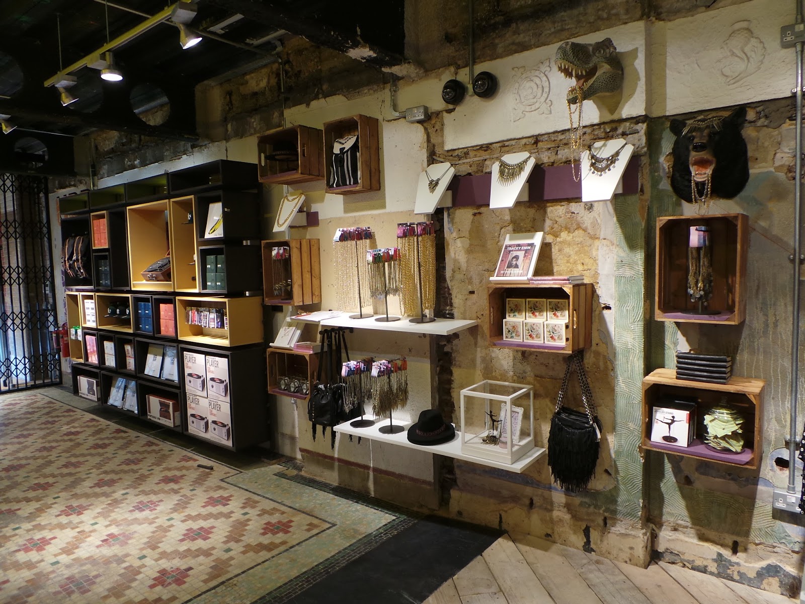 Belle de la Presse: First Look: Urban Outfitters Store Camden