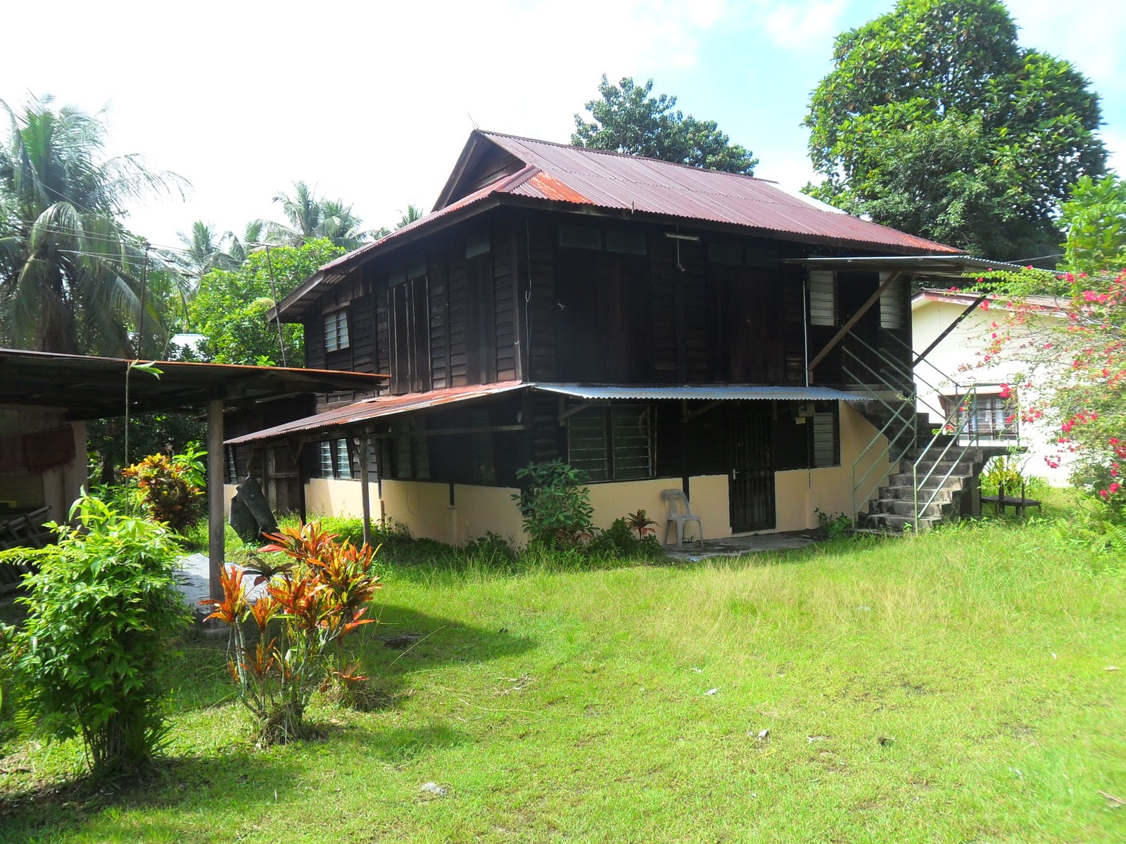 Rumah Kampung Untuk Dijual Di Balik Pulau