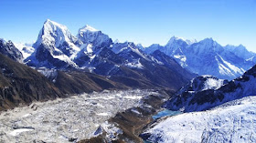 himalayas have five mountains with more than five miles high