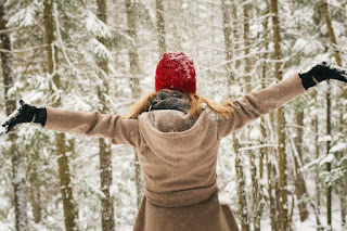 woman wearing winter coat