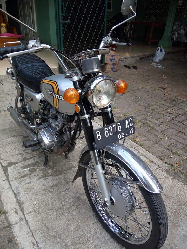 Dijual Motor Klasik  Honda  CB100 Tahun 76 LAPAK MOBIL  