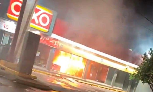 Terror en México: Incendian 11 tiendas de Oxxo y autos en Guanajuato, se espera lo peor