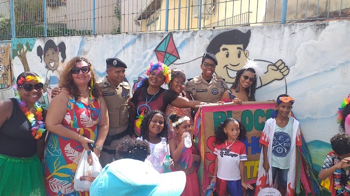 Desfile de carnaval da Escola Senhora Santana contou com apoio da 12ªCIPM