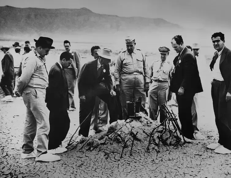 لماذا تركز الثقافة الأمريكية على الصورة المأساوية  لأوبنهايمر، الرجل الأكثر شهرة وراء القنبلة الذرية