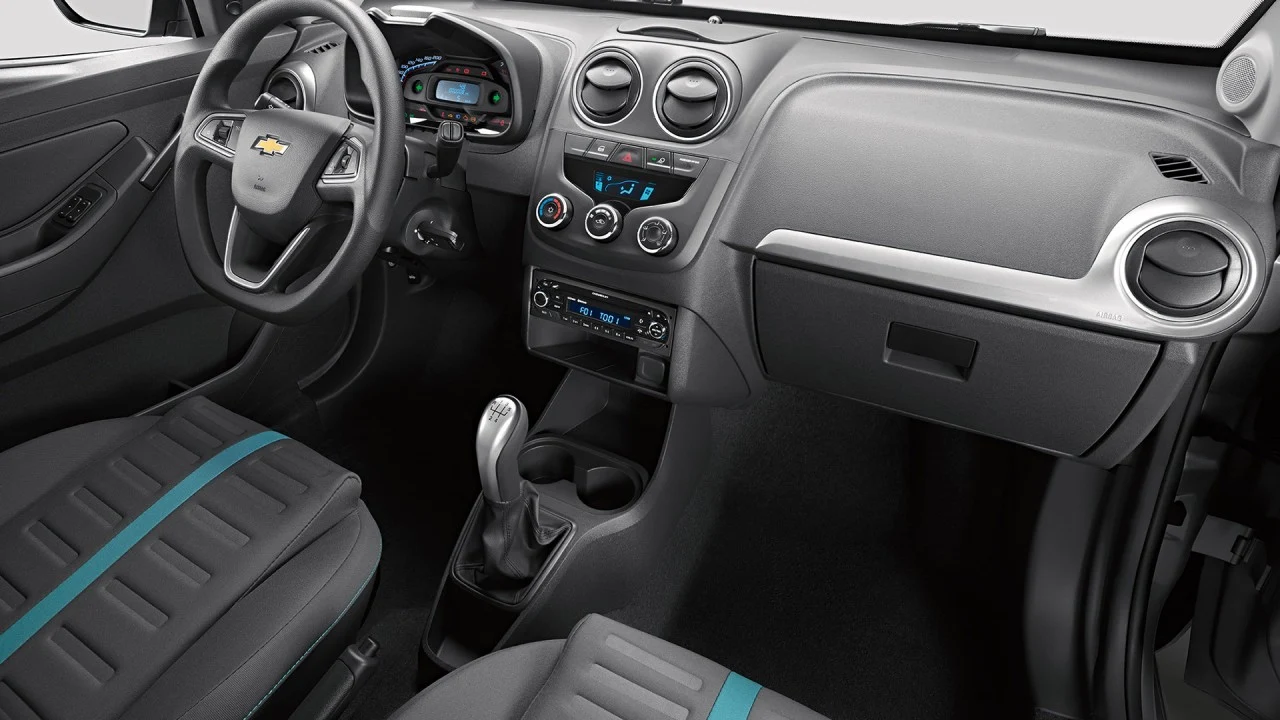 Chevrolet Montana Sport 2015 - interior