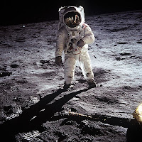 Buzz Aldrin steppin' out!