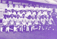 REAL VALLADOLID DEPORTIVO - Valladolid, España - Temporada 1982-83 - Plantilla del Real Valladolid, que se clasificó 12º en la Liga, con  Felipe Mesones, Santiago Llorente y José Luis García Traid de entrenadores