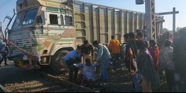 बामनिया रेलवे फाटक दर्दनाक हादसे में 3 लोगों की मौत