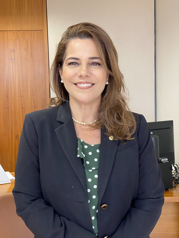 Mara Rocha anuncia o pagamento de Emenda  de R$ 405 mil para a Prefeitura de Rodrigues Alves adquirir Caminhão de Carga Seca para a Comunidade de Paraná dos Mouras