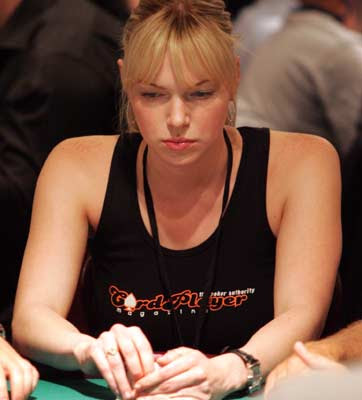 Laura Prepon | poker