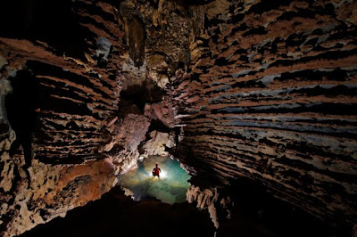 [Image: worlds_biggest_cave_17.jpg]