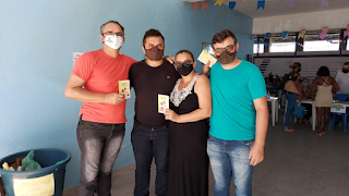 Quatro irmãos se vacinam contra a Covid-19 no mesmo dia em Limoeiro do Norte