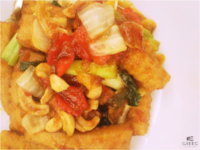 Chicken with Cashew Nuts