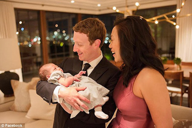 Mark Zuckerberg, pengasas Facebook menunjukkan sambutan untuk tahun baru 2016 bersama anak perempuan yang baru 