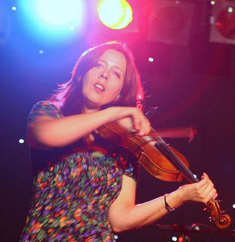 KATHRYN TICKELL  Violín, Gaita