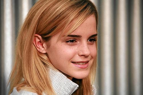 emma watson kissing a girl. Emma watson at The quot;Harry
