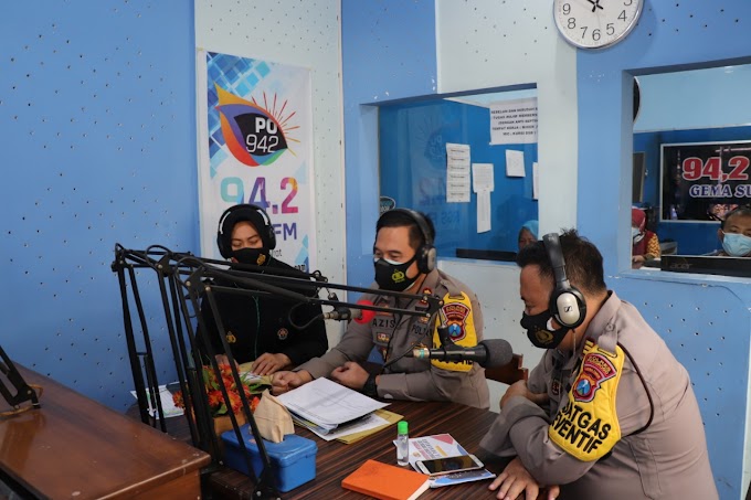  KAPOLRES PONOROGO TALK SHOW DISEJUMLAH STASIUN RADIO YANG ADA DI PONOROGO