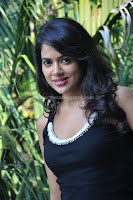 SAMEERA, REDDY, LATEST, HOT, PHOTOS, IN, T-SHIRT