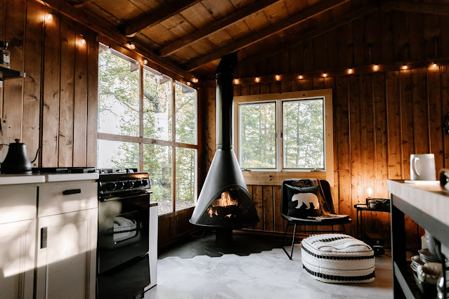 Chimenea moderna en el salón