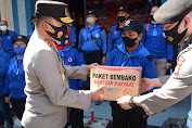 Salurkan Bantuan Kapolri, Kapolda Kepri Serahkan Ribuan Paket Sembako Kepada K-SPSI