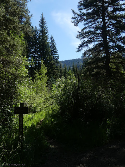 000: sign and a small trail