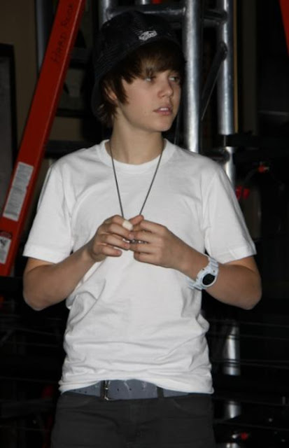 justin bieber with his shirt off alone. Justin Bieber DOG TAG Channels