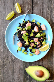 insalata-di-riso-venere-con-salmone-avocado-edamame