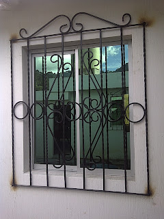 <img src="balcones.jpg" alt="estilos y fabricación de balcones"> 