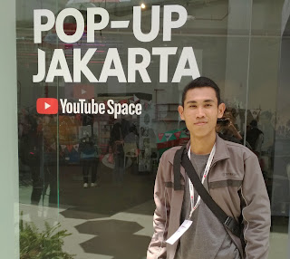 YouTube Pop Up Space