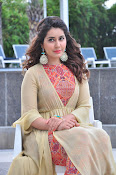 Rashi Khanna new glamorous photos-thumbnail-35