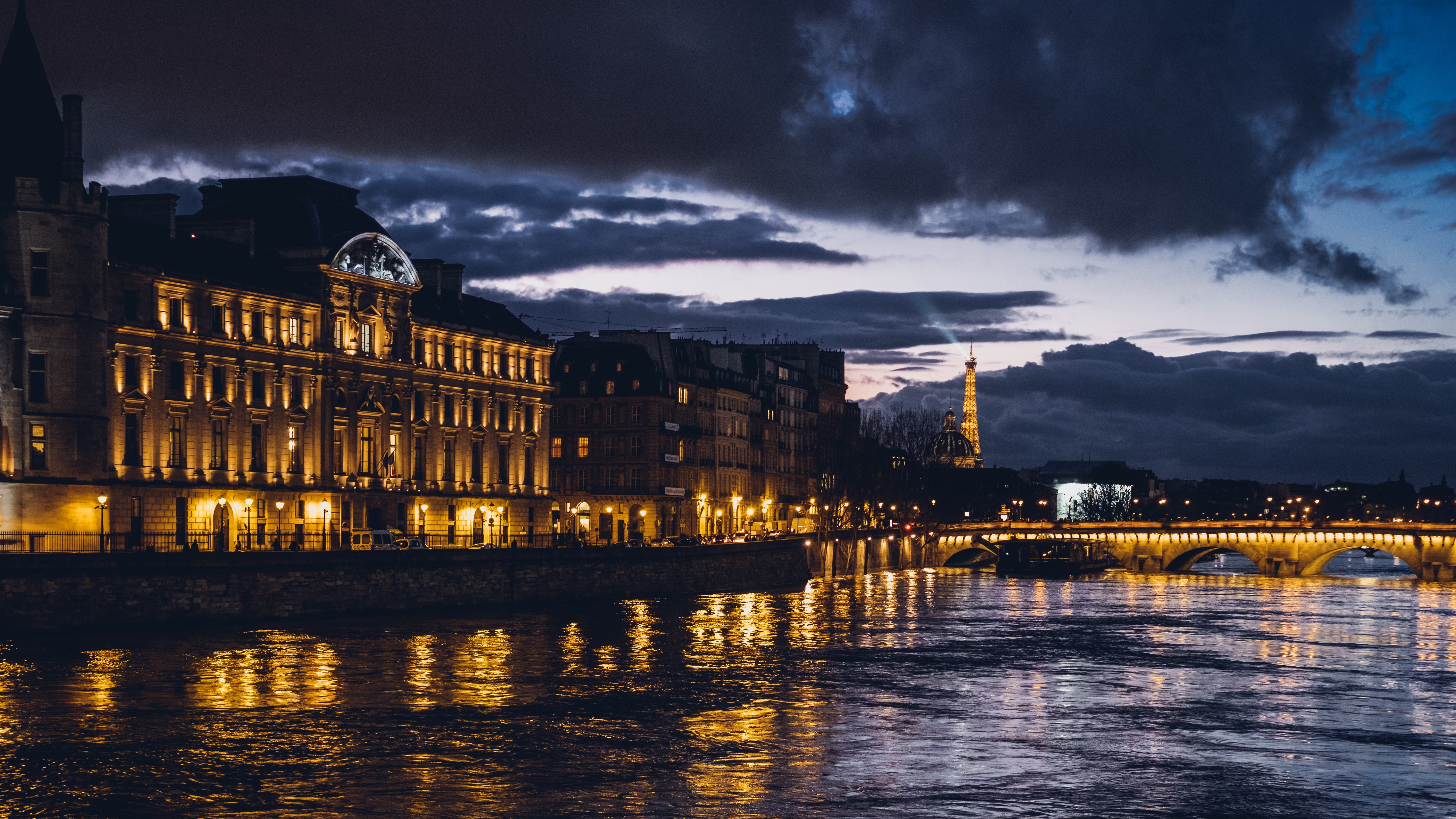 Places to Visit for Holiday in Paris, France