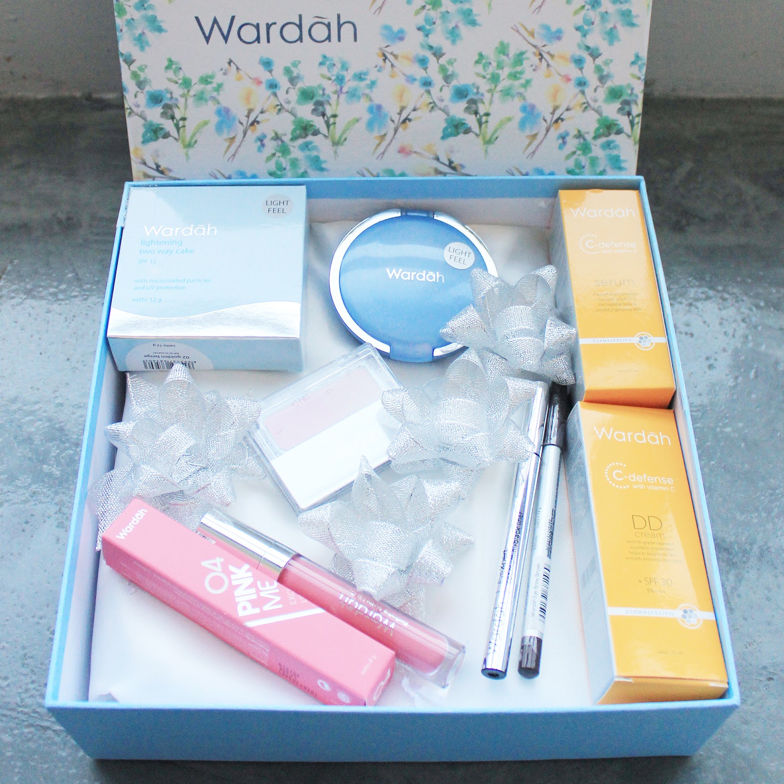 WARDAH HAMPERS UNBOXING | www.bigdreamerblog.com