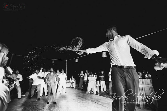 boda en playa, beach wedding, Oaxaca, México, Bodas Huatulco, Wedding Planner