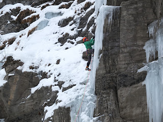 Cascade de glace à la Stassaz Manu RUIZ