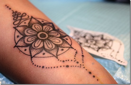 motifs_floraux_mandala_de_tatouage