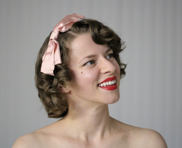 1940s Pink Satin Hair Bow #vintage #hair #fashion #1940s #satin #pink #bow