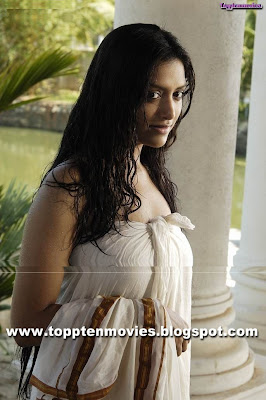 Mamta Mohandas Hot Photos of Nirakazhcha 