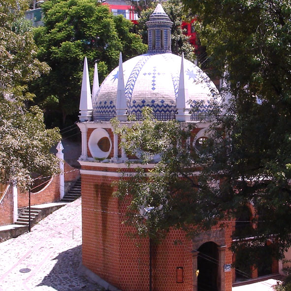 VISITA Y CONOCE LA BELLA HISTORIA DE LA CAPILLA DEL POCITO DE AGUA SANTA EN TLAXCALA, MÉXICO