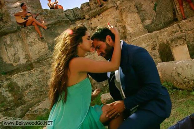 Race2+Latest+Movie+Stills+Photos++(5)