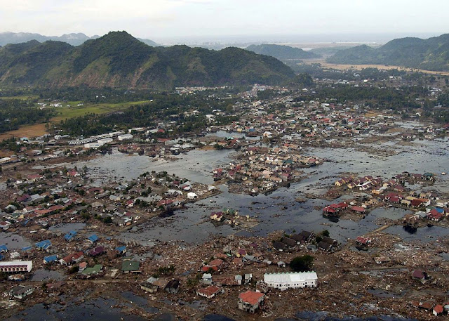 Kerusakan akibat tsunami di Banda Aceh