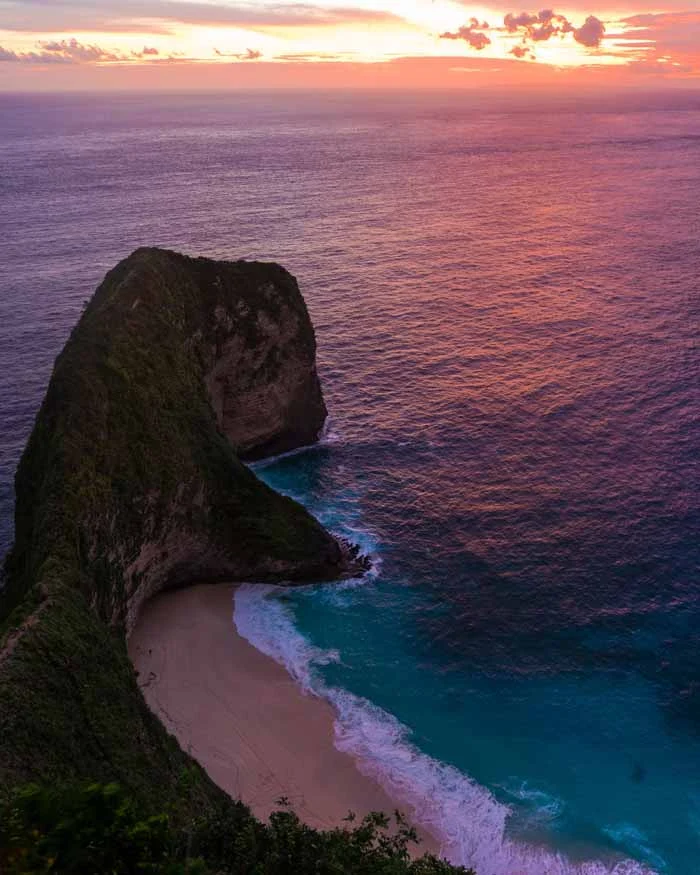 Daya Tarik Pantai Kelingking Bali